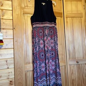 Navy bodice with print skirt maxi dress.